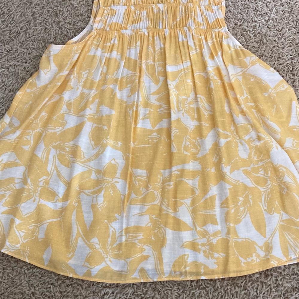 Nine West Yellow and White Floral Top